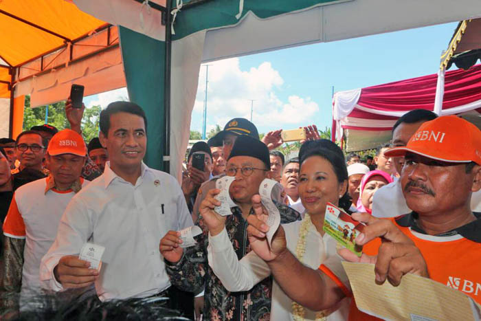 Kartu Tani Diluncurkan Mentan dan Menteri BUMN di Sumenep